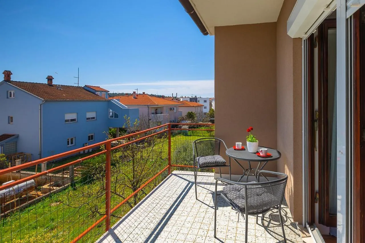 Apartment Christina Pula 0*,  Croatia